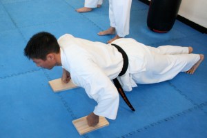 Strength & fitness training in Kyokushin - Sempai Don Cheung